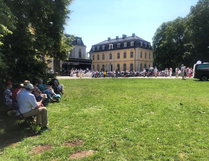 Impressionen vom Wohltätigkeitskonzert am 25.06.2023 vor Schloß Wilhelmsthal des Heeresmusikkorps Kassel